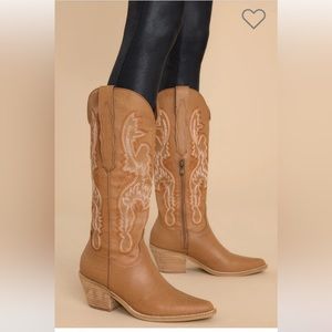 Red Dress Beautiful NEVER Worn Western Boots Size 9